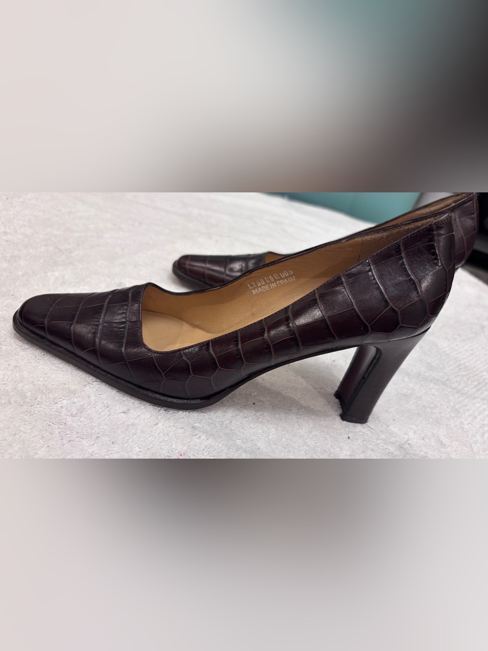 Brand New Leather Heels By Ralph Lauren - Size 6.5B - heel 3 inches - Box 16